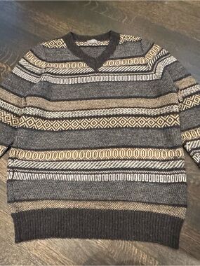 Men's V-Neck Striped Knit Sweater - Gray & Tan